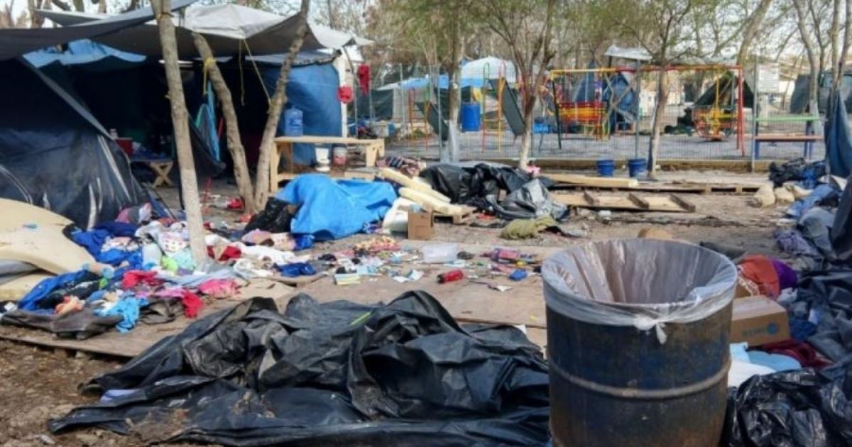 Retiran más de 100 toneladas de desechos del campamento de migrantes en Matamoros