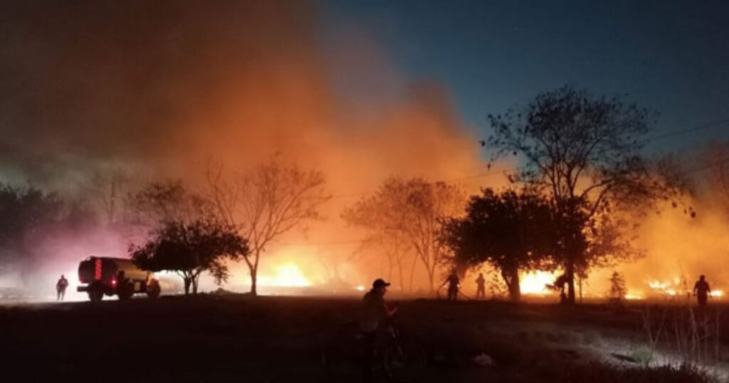 Bomberos combaten 7 incendios en un día en Reynosa