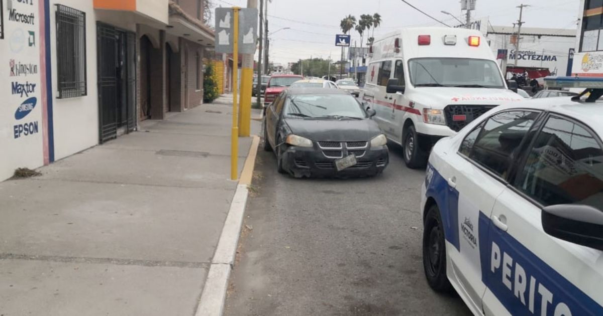 Conductor derriba a pareja en motocicleta en Ciudad Victoria