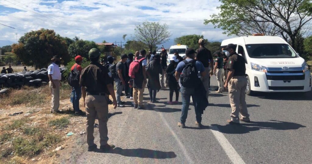 Rescatan en Reynosa a 73 migrantes