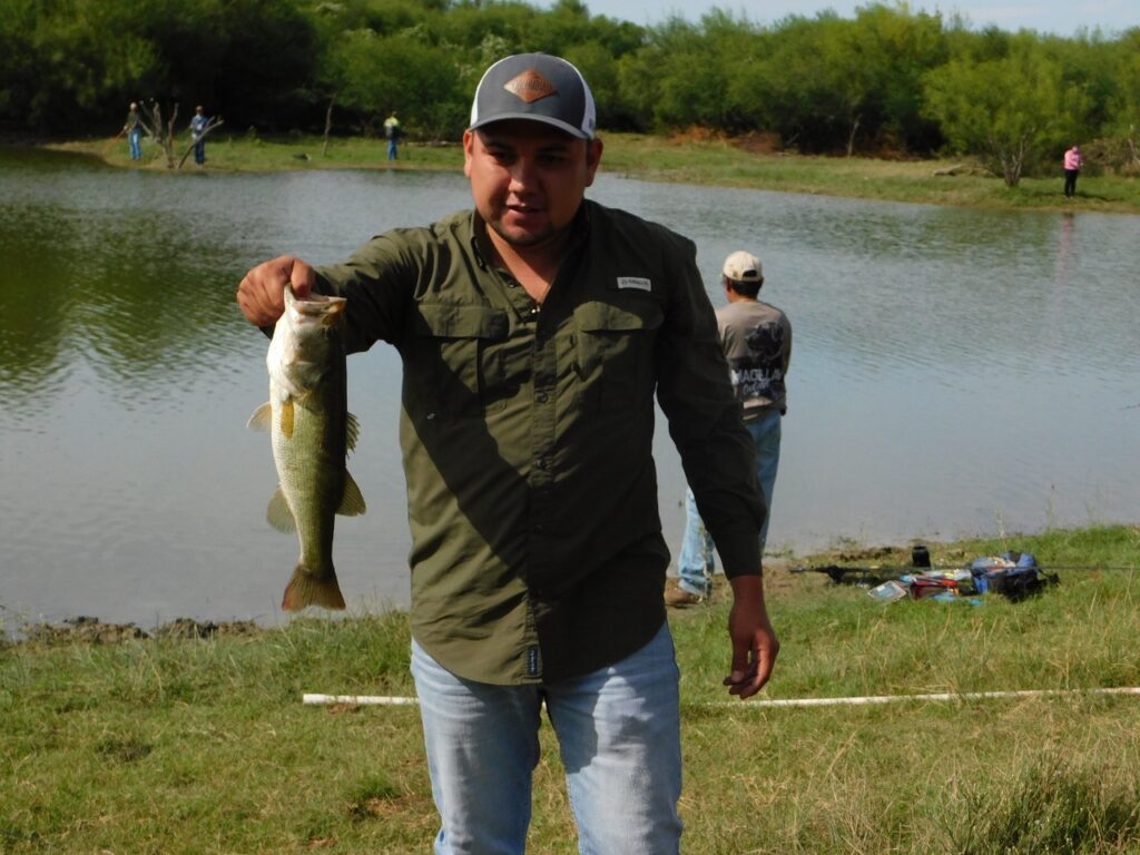 Premian a los ganadores del torneo de pesca de Nuevo Laredo