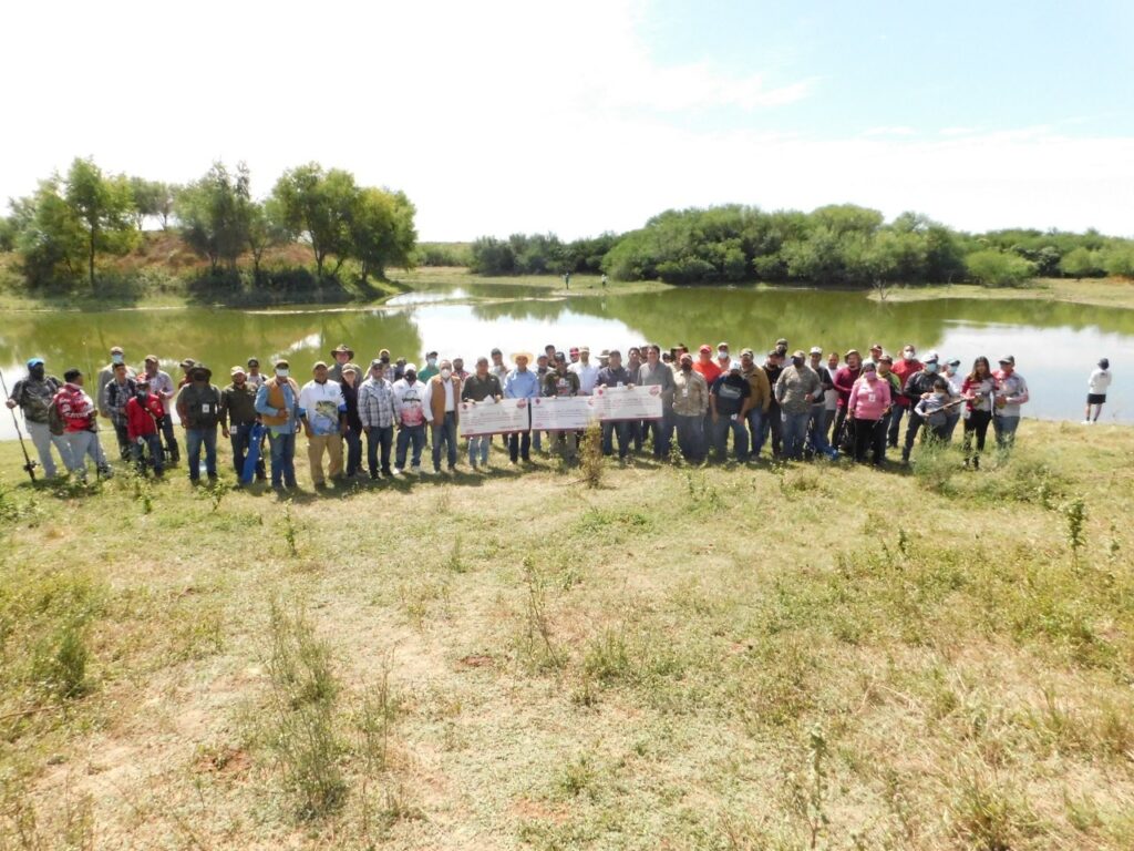 Premian a los ganadores del torneo de pesca de Nuevo Laredo