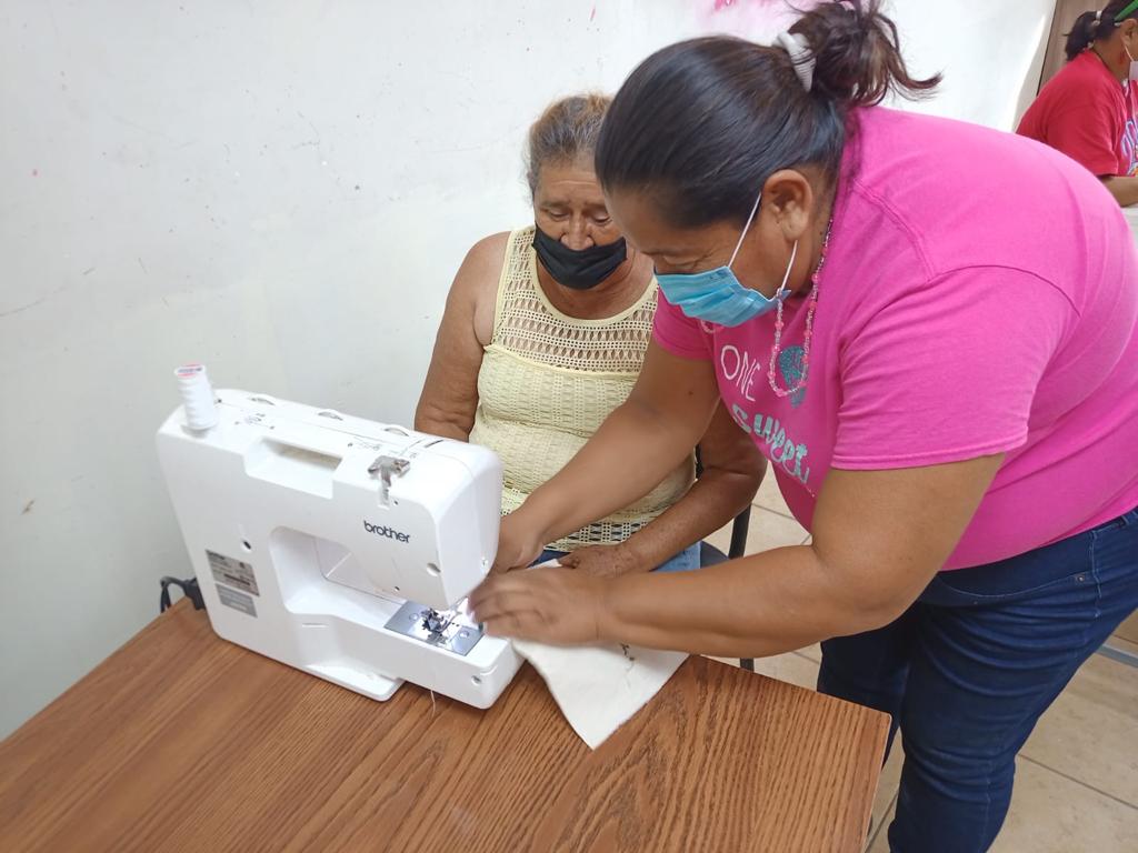 Reabren centro cultural "Palmares" de Nuevo Laredo con taller presencial de bordado