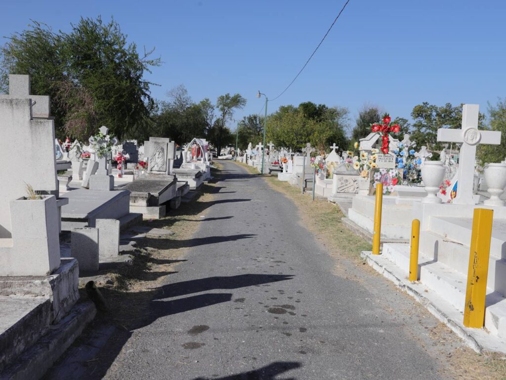 Retiran mil toneladas de basura de los panteones de Nuevo Laredo