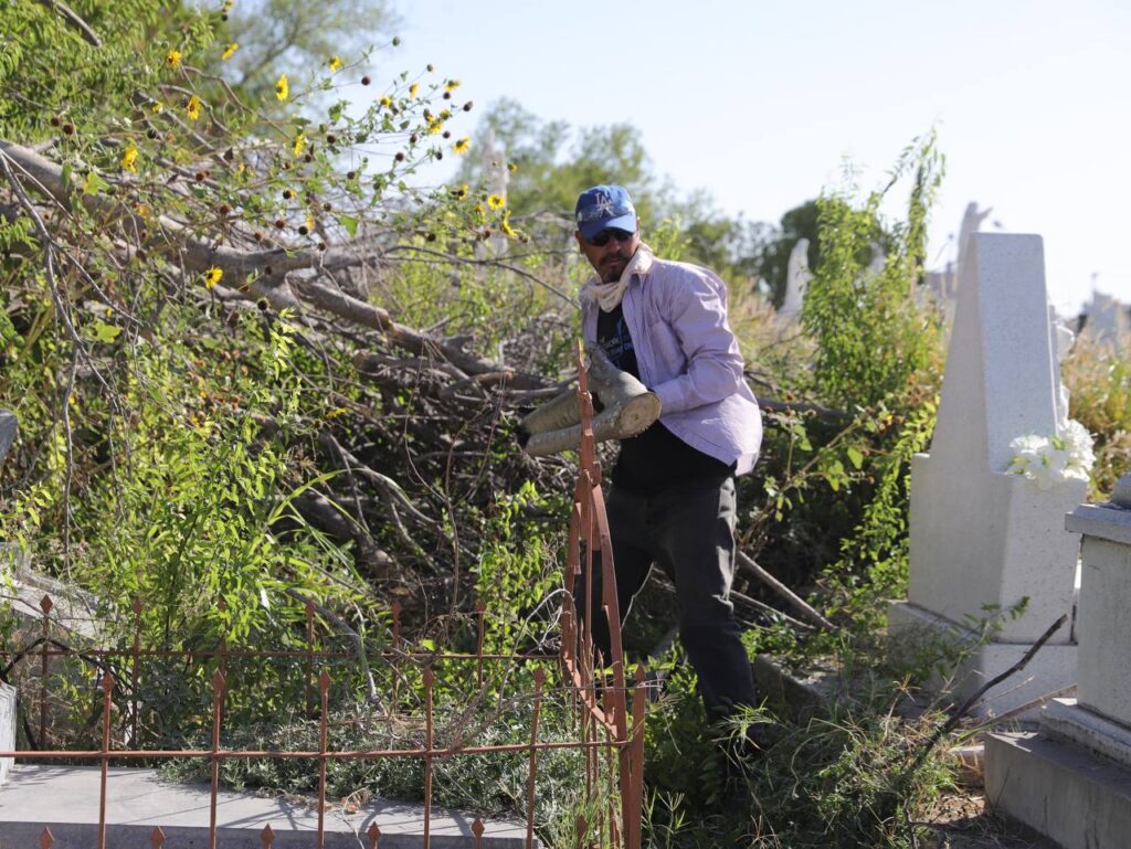 Retiran mil toneladas de basura de los panteones de Nuevo Laredo