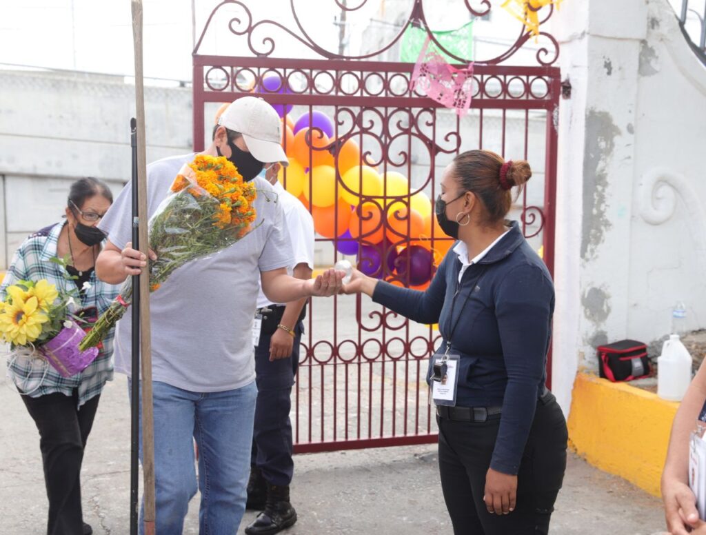 Realiza Gobierno de Nuevo Laredo operativo en los panteones por el Día de Muertos