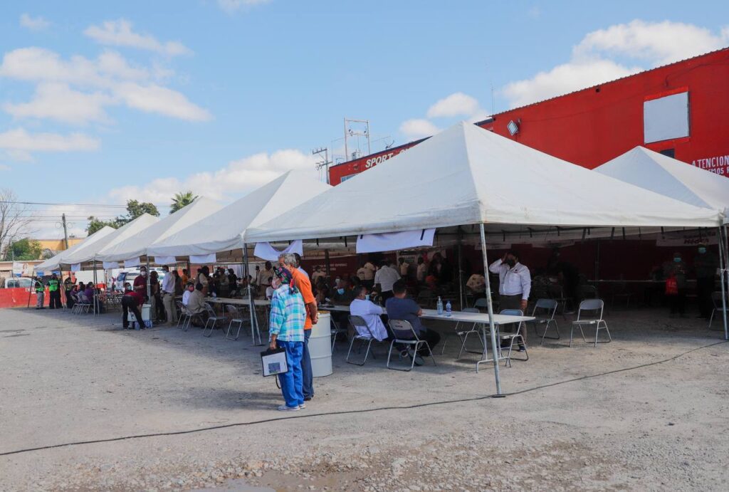 Vecinos de la colonia Guerrero en Nuevo Laredo aprovechan servicios de brigada médica