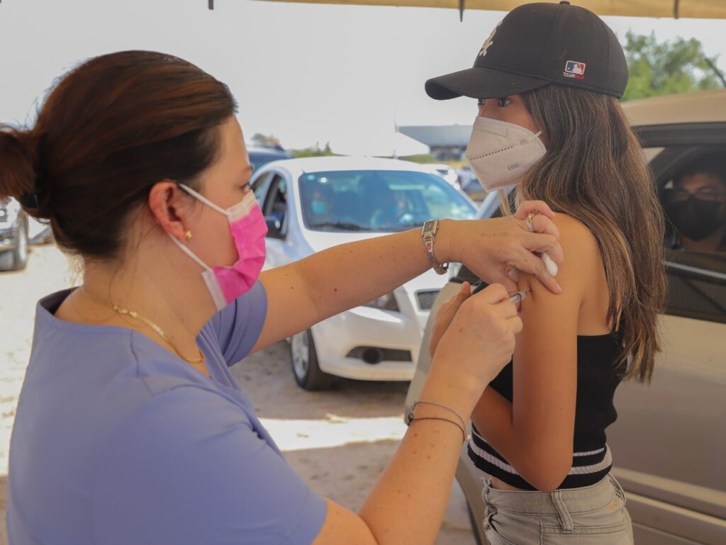 Se coordinan autoridades de Anáhuac NL y Nuevo Laredo para aplicación de vacunas