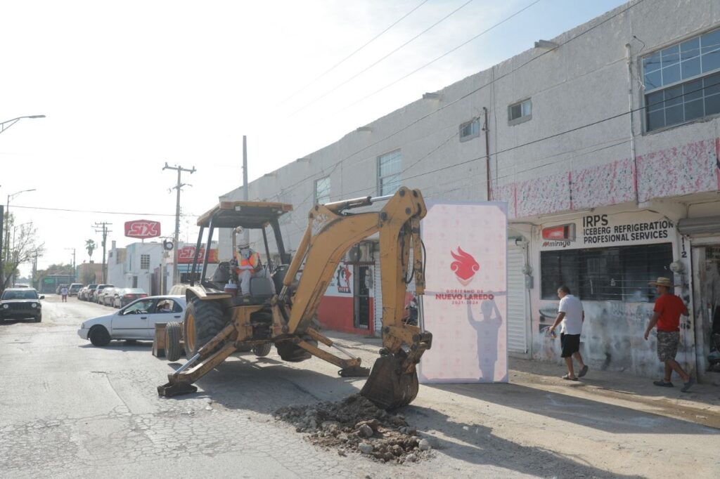 Arranca gobierno de Nuevo Laredo rehabilitación de subcolector y repavimentación al poniente de la ciudad