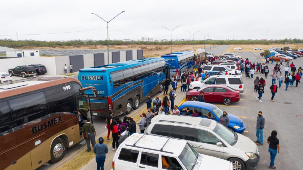 Adelantan vacunación para menores en mega jornada contra el COVID-19