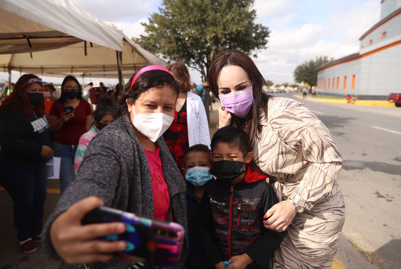 Agradecen padres de familia esfuerzo del gobierno de Nuevo Laredo para vacunar a menores de 5 a 11 años