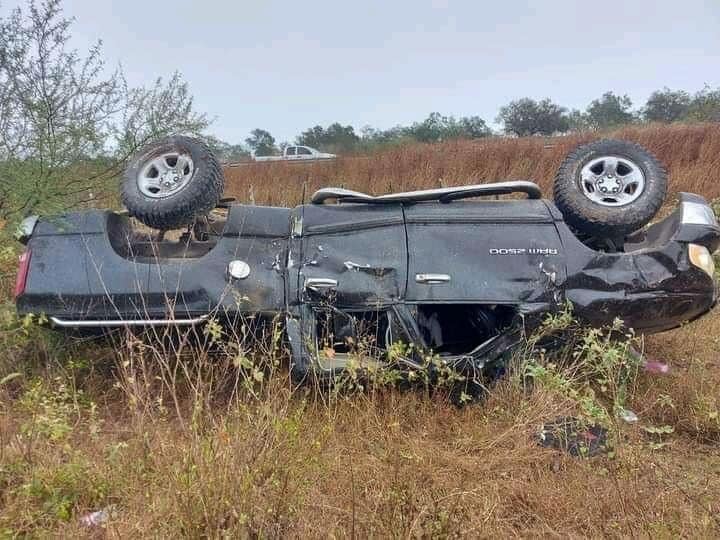 Muere pareja tras volcadura sobre la carretera Aldama-Soto La Marina