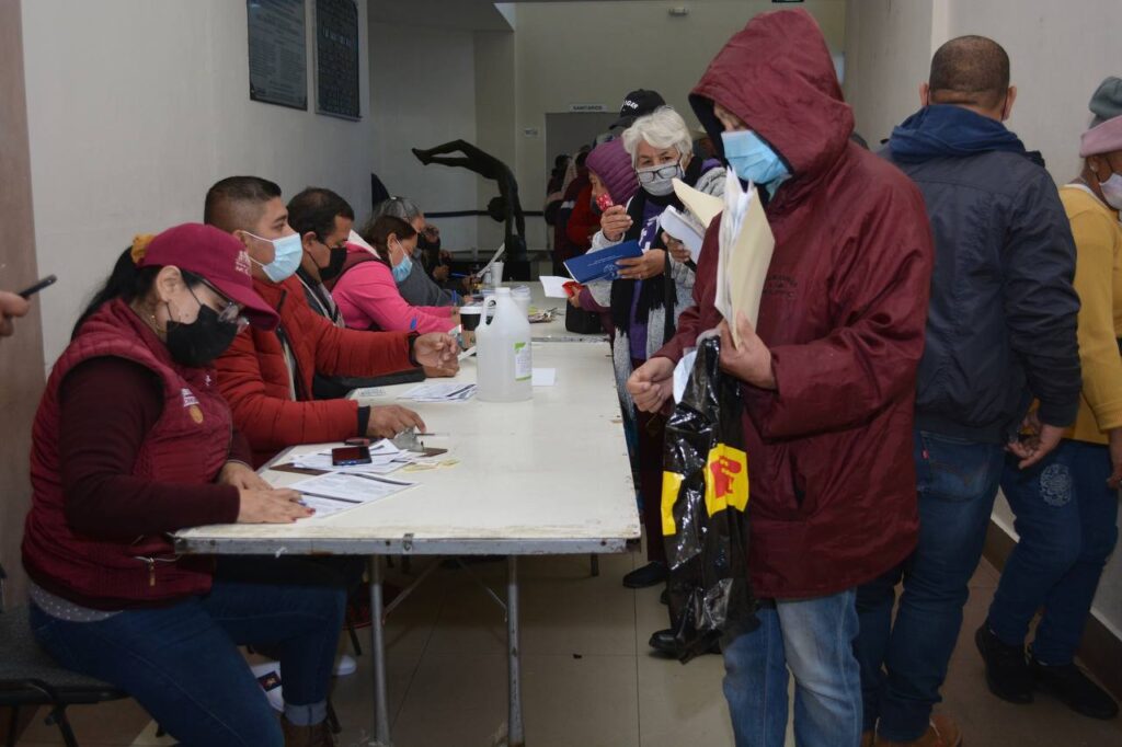 Aplican refuerzo contra COVID-19 a mayores de 60 años en Nuevo Laredo