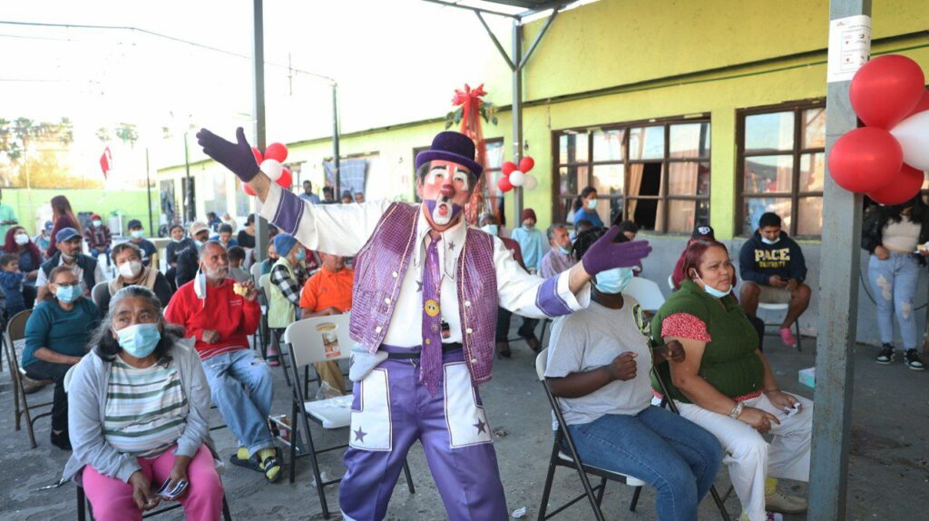 Gobierno de Nuevo Laredo comparte Rosca de Reyes con migrantes