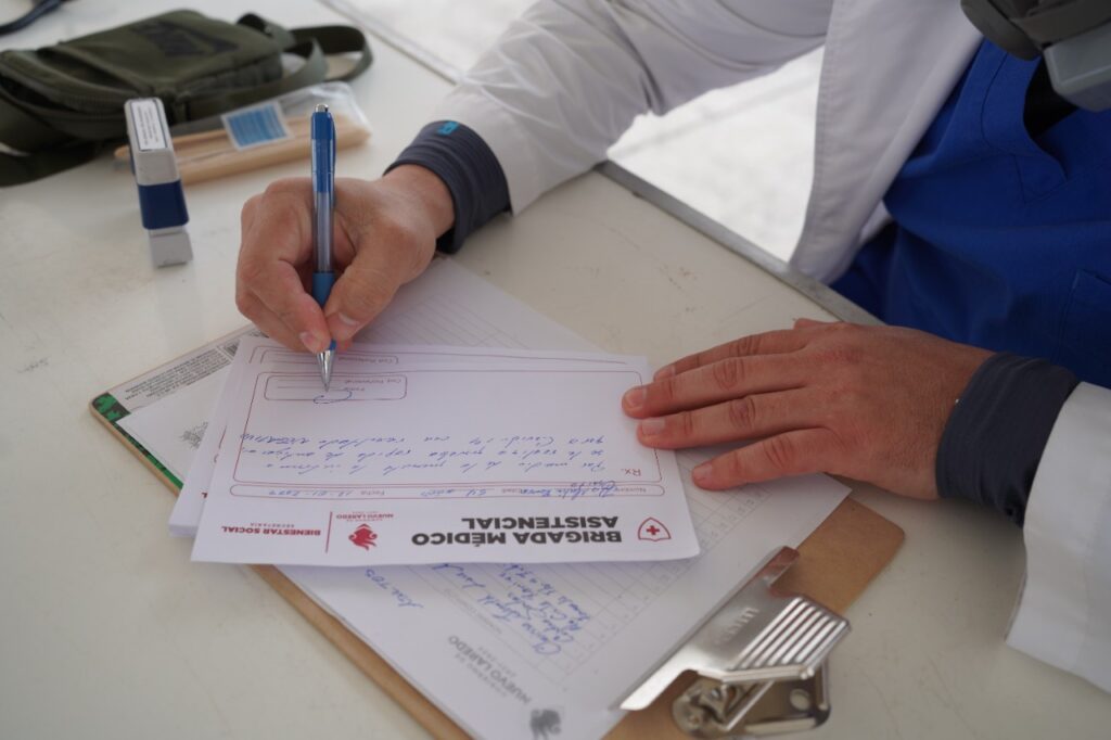 Brinda Gobierno de Nuevo Laredo asistencia médica en la colonia Américo Villarreal