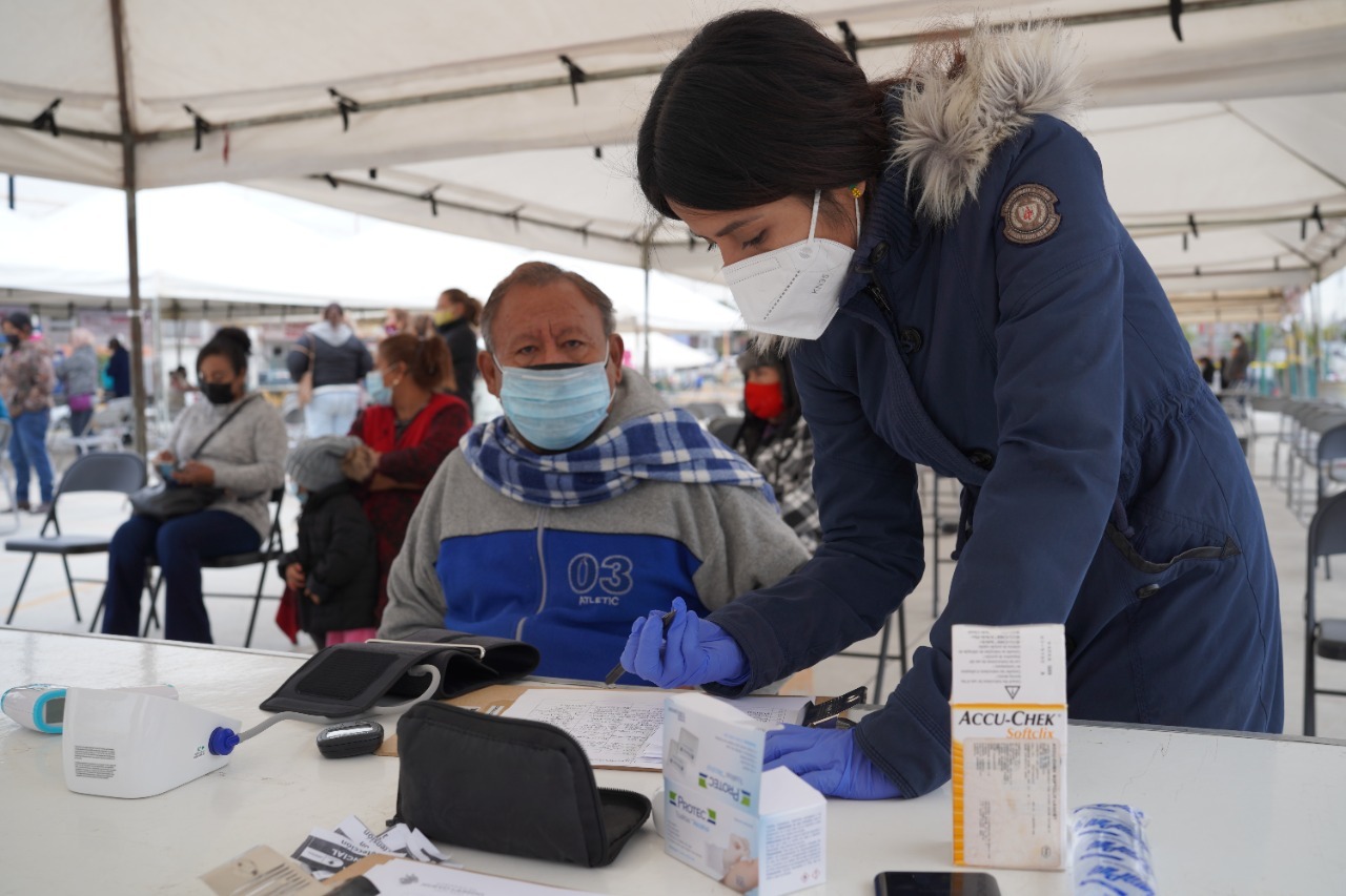 Lleva Gobierno de Nuevo Laredo brigada de salud a vecinos de la 150 Aniversario