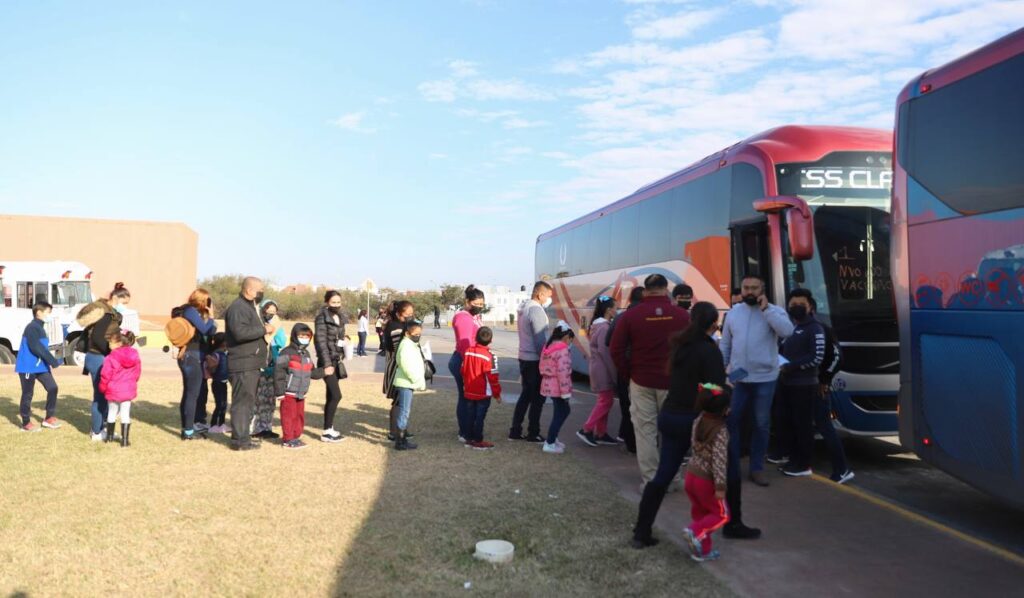 Gobierno de Nuevo Laredo vacuna contra COVID-19 a menores con discapacidad en jornada especial