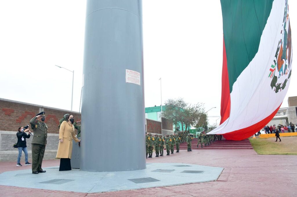 Conmemoran autoridades de Nuevo Laredo Día de la Bandera