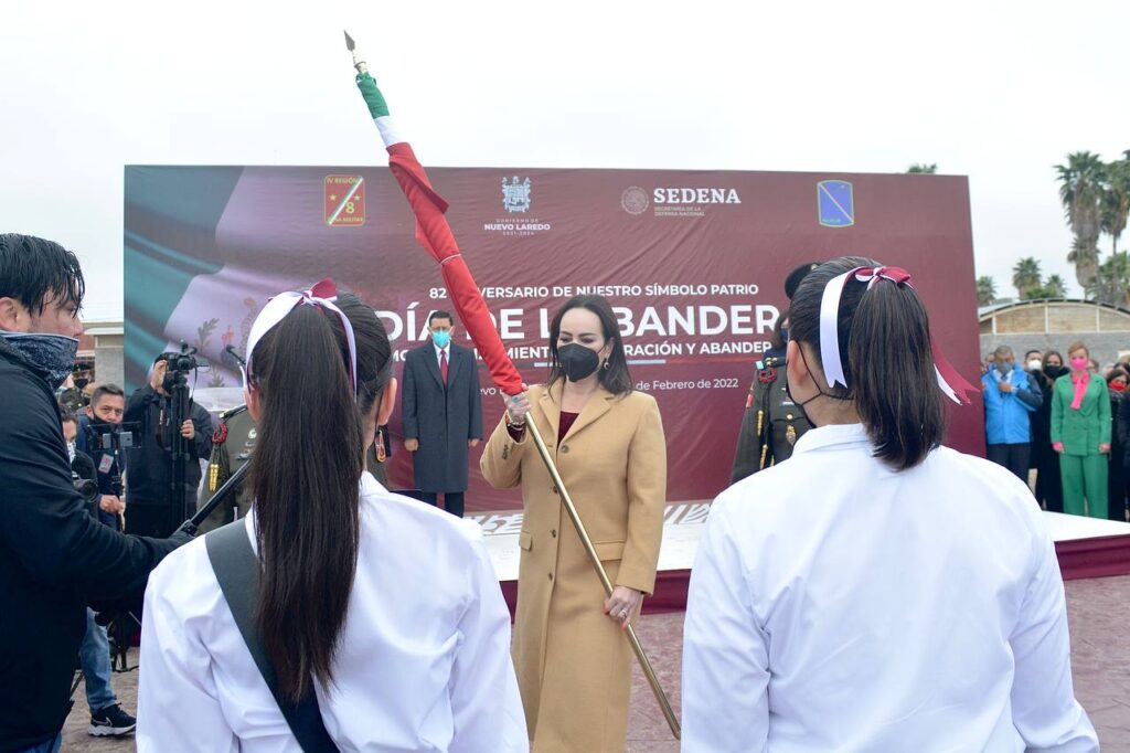 Conmemoran autoridades de Nuevo Laredo Día de la Bandera