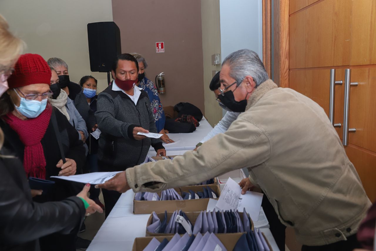 Entregan 144 pares de lentes en Nuevo Laredo