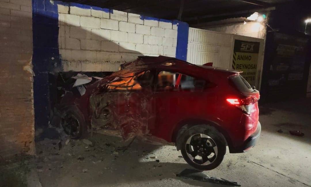 Joven muere al estrellarse contra una pared en Reynosa