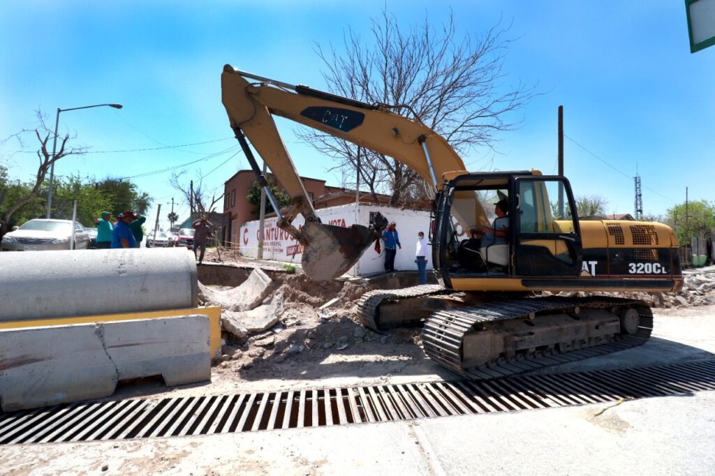 Continúa COMAPA Nuevo Laredo rehabilitando colectores