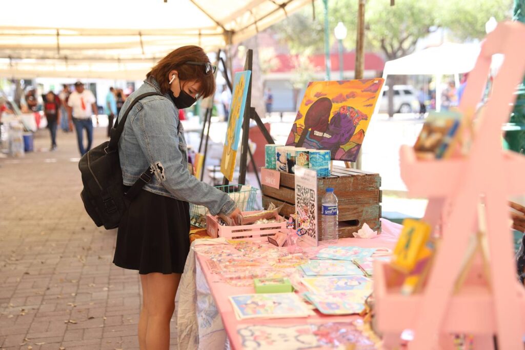 Viven en Centro Histórico de Nuevo Laredo tarde de arte y cultura