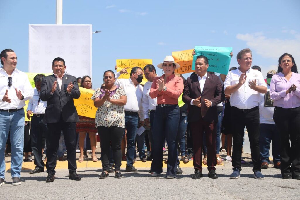 Entregan obra de repavimentación en la colonia Valles de Anáhuac, en Nuevo Laredo