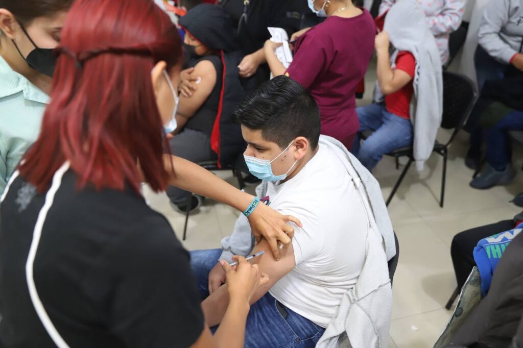 Lunes aplican segunda dosis contra VPH a menores de 8 a 14 años en Nuevo Laredo