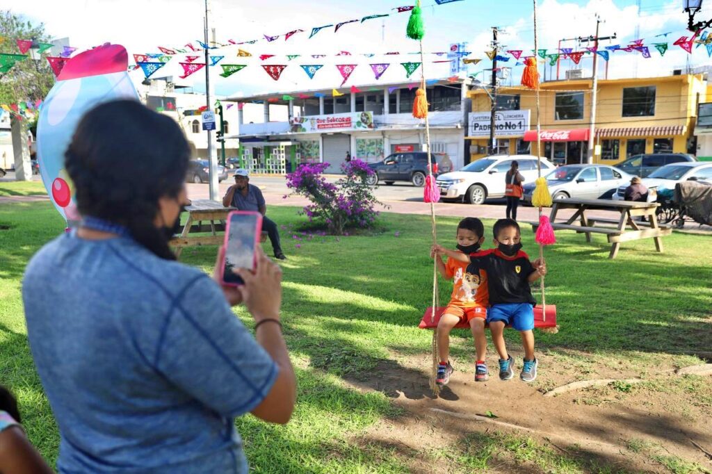 Organiza Carmen Lilia Canturosas fiesta en presidencia para celebrar día del niño