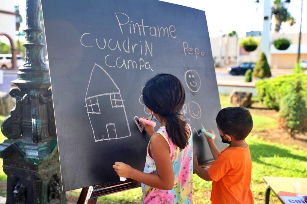 Organiza Carmen Lilia Canturosas fiesta en presidencia para celebrar día del niño