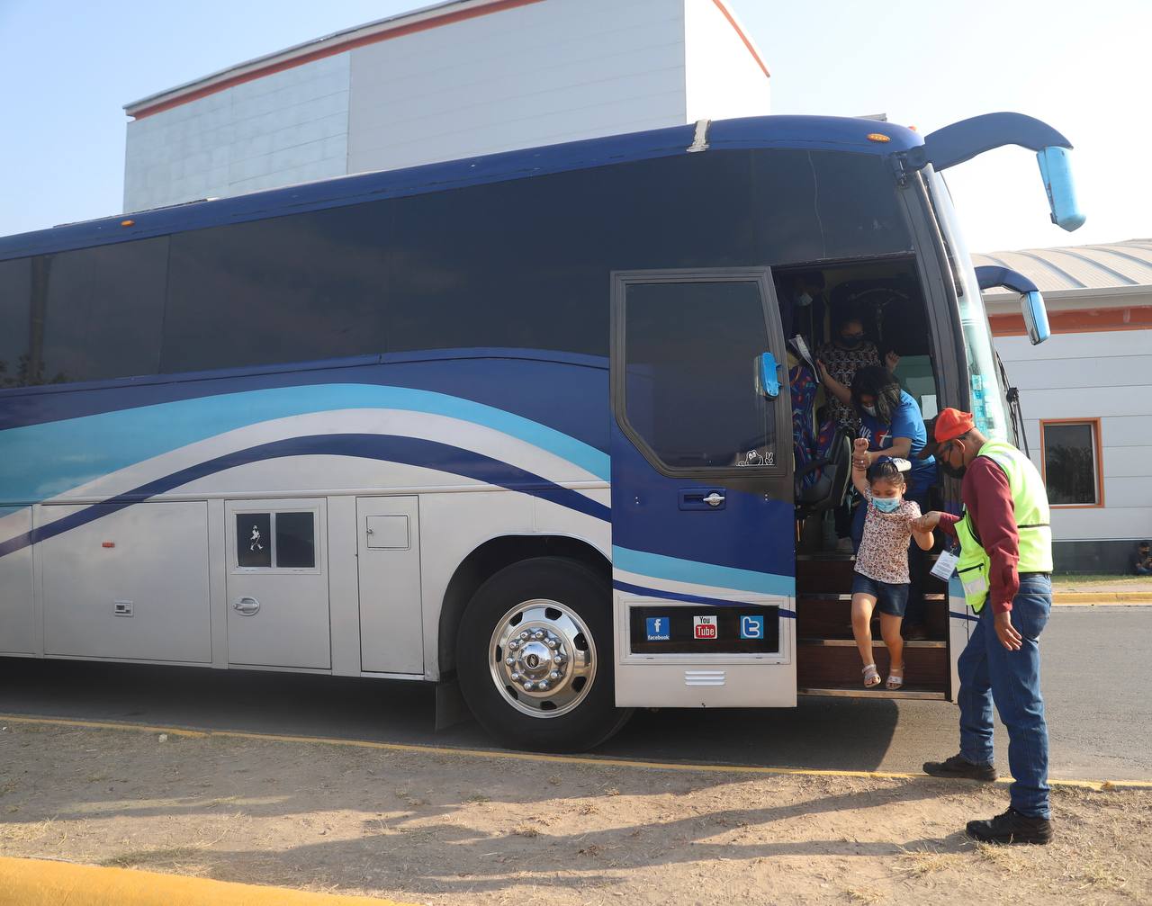 Continúa la quinta jornada de vacunación binacional en Nuevo Laredo