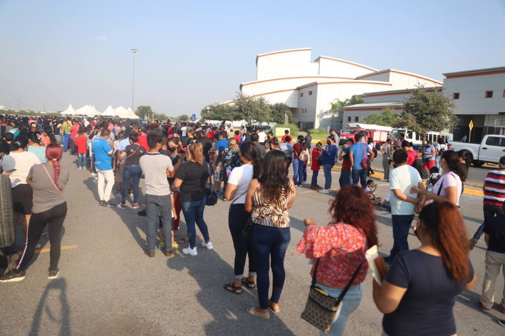 Continúa la quinta jornada de vacunación binacional en Nuevo Laredo