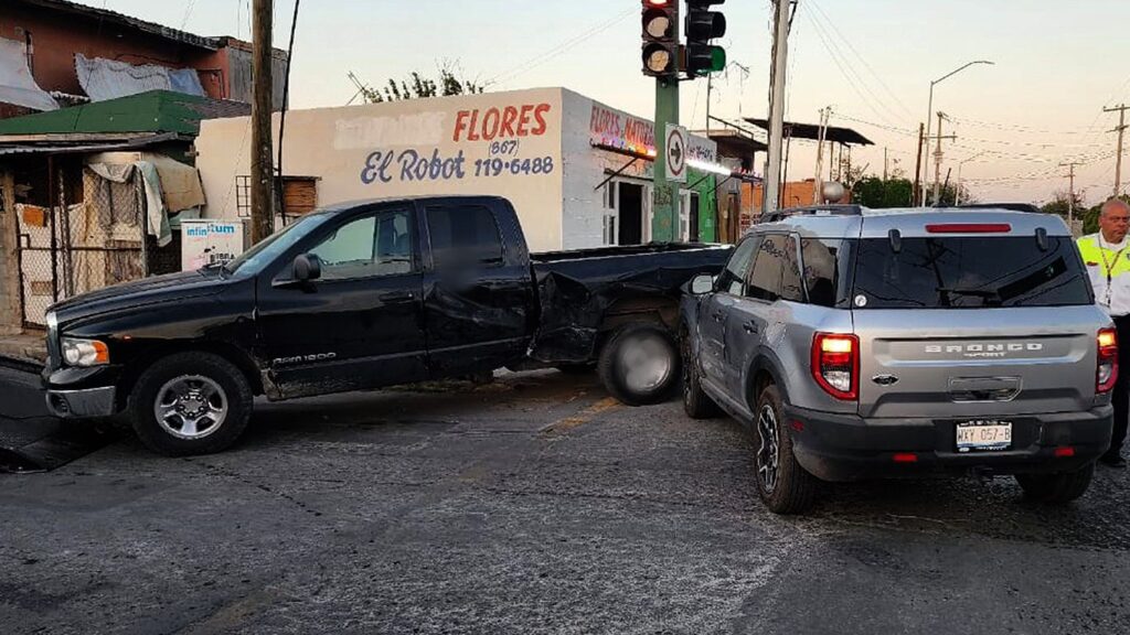 Ignora el alto y causa choque en Nuevo Laredo