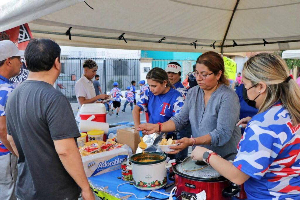 Neolaredenses disfrutan en familia festejos de aniversario