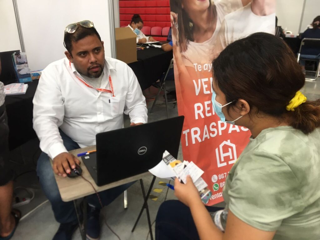 Acerca INFONAVIT servicios y beneficios a derechohabientes en Nuevo Laredo