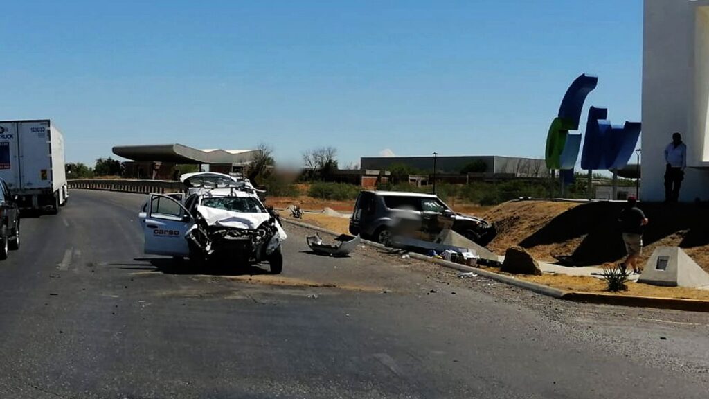 Choque deja daños materiales por el aeropuerto en Nuevo Laredo