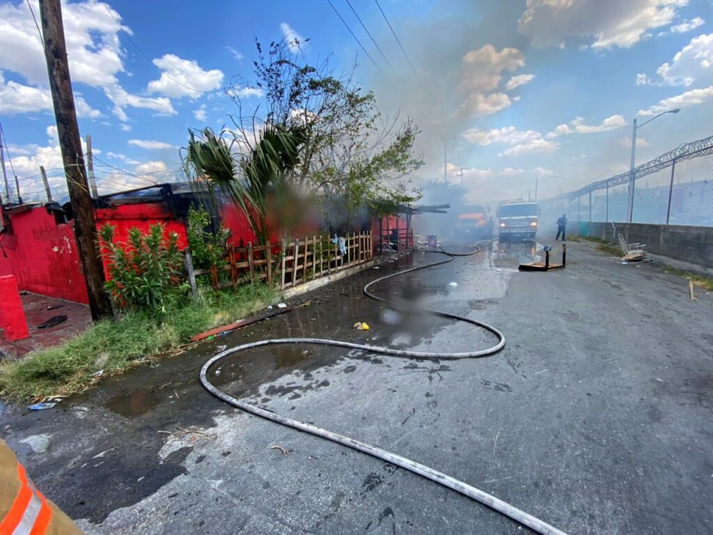 Se salvan de morir calcinados en incendio mujer y menores en Nuevo Laredo