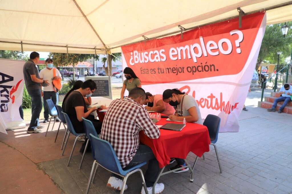 Ofrecen más de 700 vacantes en Empleo en tu Colonia en la Plaza Hidalgo en Nuevo Laredo