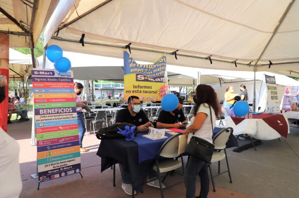 Ofrecen más de 700 vacantes en Empleo en tu Colonia en la Plaza Hidalgo en Nuevo Laredo