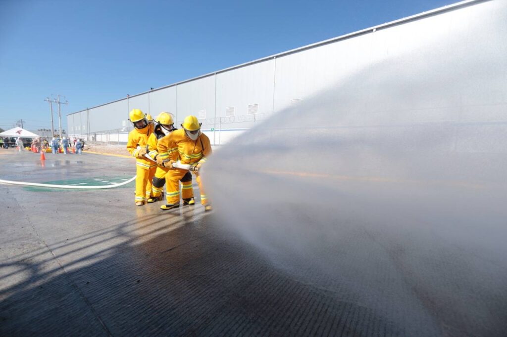 Realizan simulacro para atender emergencias químicas en Nuevo Laredo