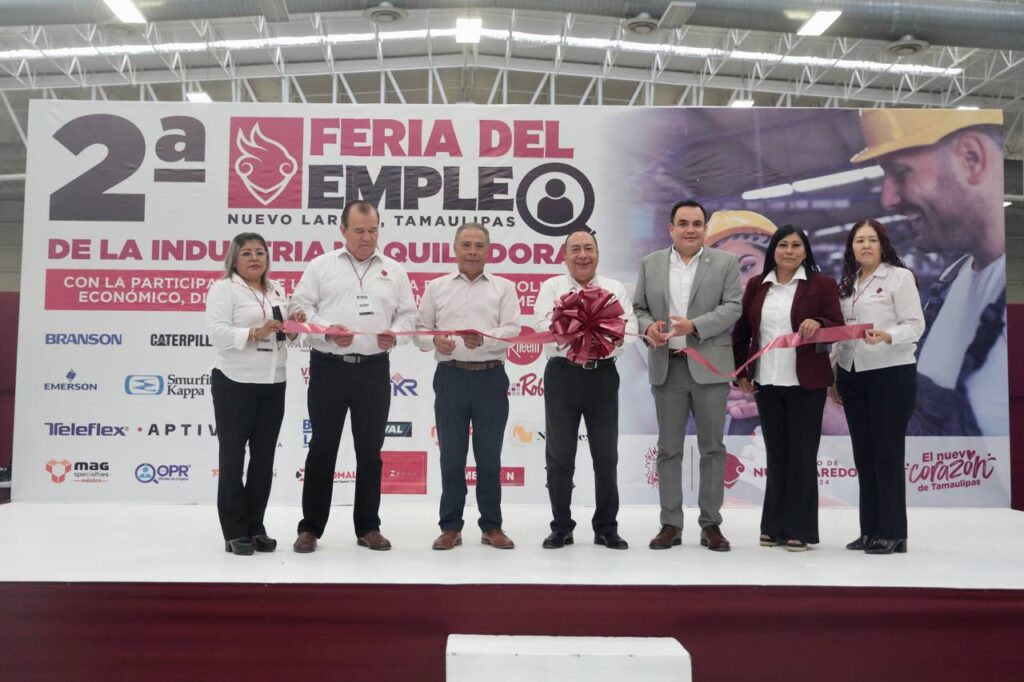 Aprovechan neolaredenses segunda Feria de la Industria Maquiladora