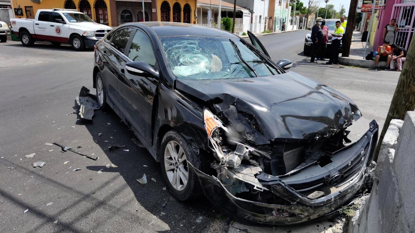 Una mujer herida y daños materiales tras choque en Nuevo Laredo