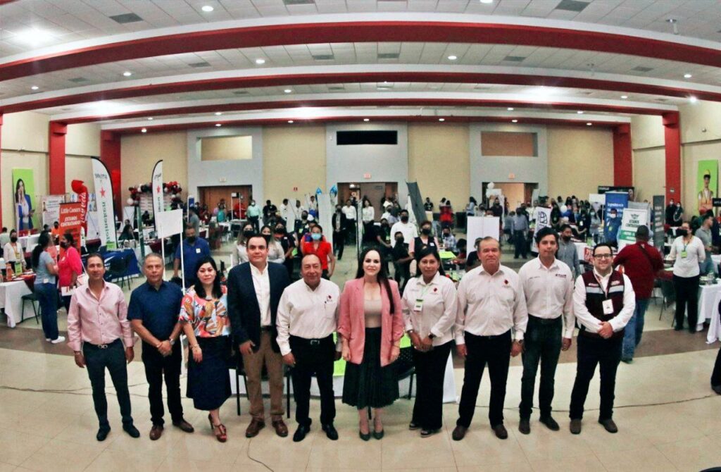 Facilita el Gobierno de Nuevo Laredo la incorporación de los jóvenes al sector laboral con la Feria del Empleo