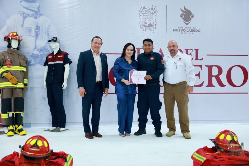 Reconoce Gobierno de Nuevo Laredo a Bomberos y entrega nuevo equipamiento