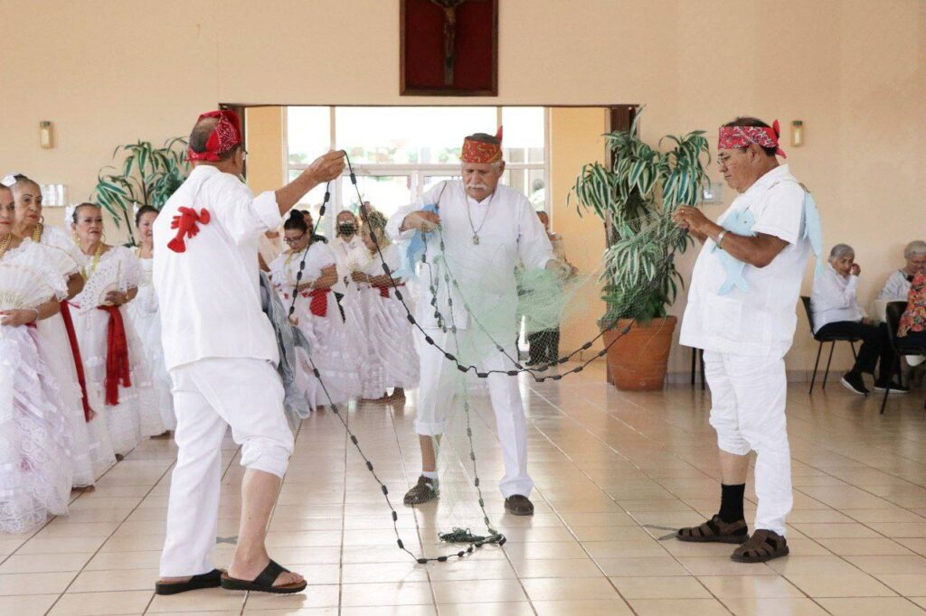 Celebran DIF y Gobierno de Nuevo Laredo a los adultos mayores en Casa Club del Adulto Activo