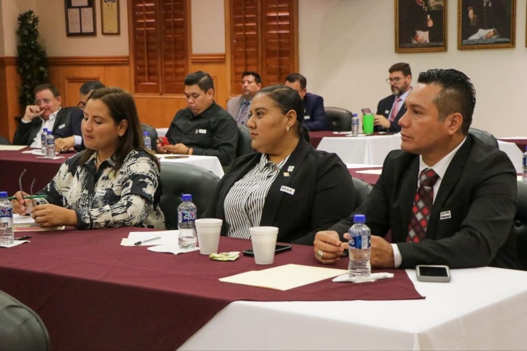 Encabeza alcaldesa de Nuevo Laredo capacitación en perspectiva de género