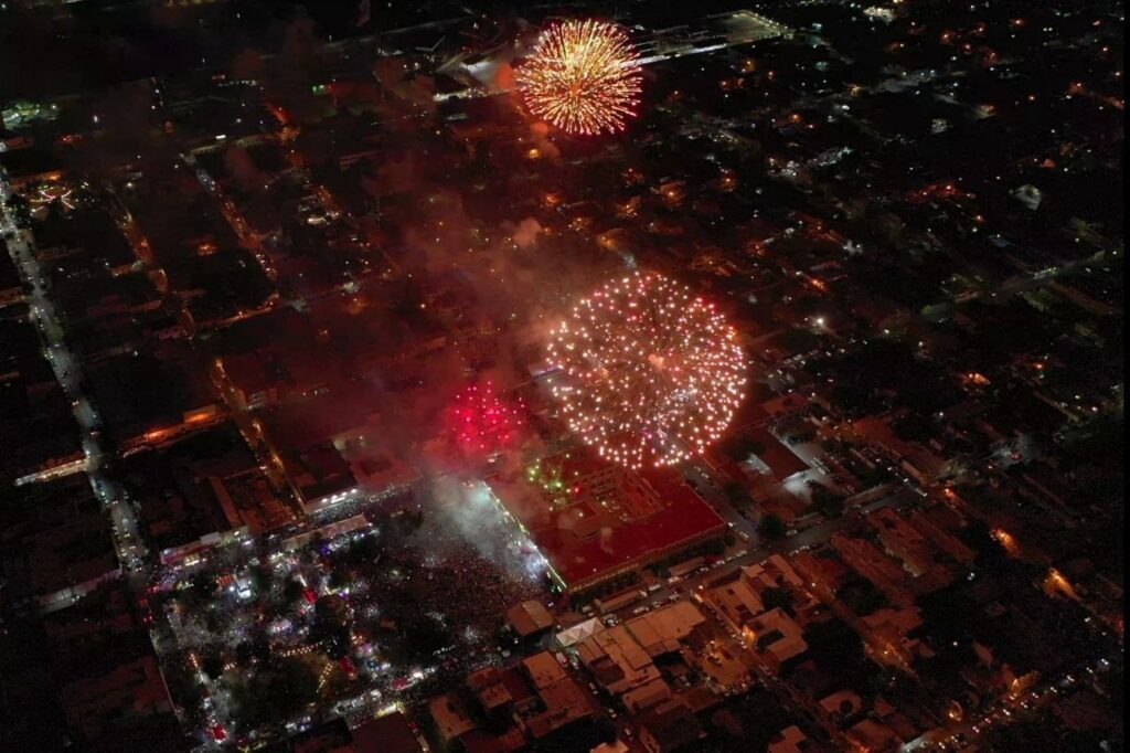 Disfrutan más de 45 mil neolaredenses fiesta por la Independencia de México