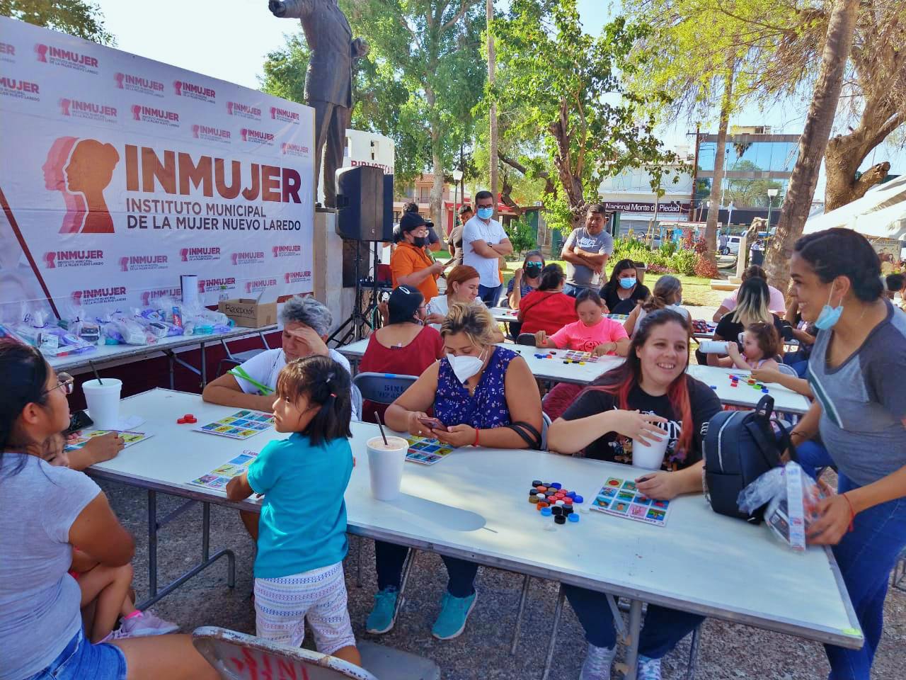 Mujeres emprendedoras se suman a proyecto de Mercadita Feminista convocado por el INMUJER