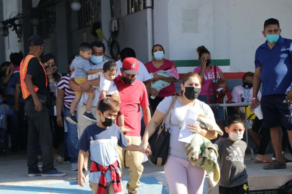 Responden ciudadanos a Campaña de Vacunación Transfronteriza en Nuevo Laredo